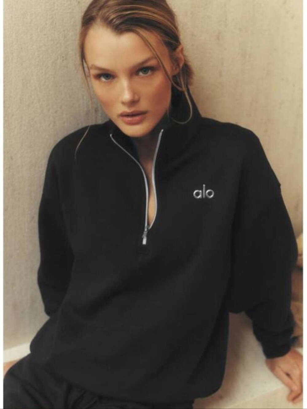 Alo Black Quarter-Zip Pullover Sweatshirt - Picture 1 of 10